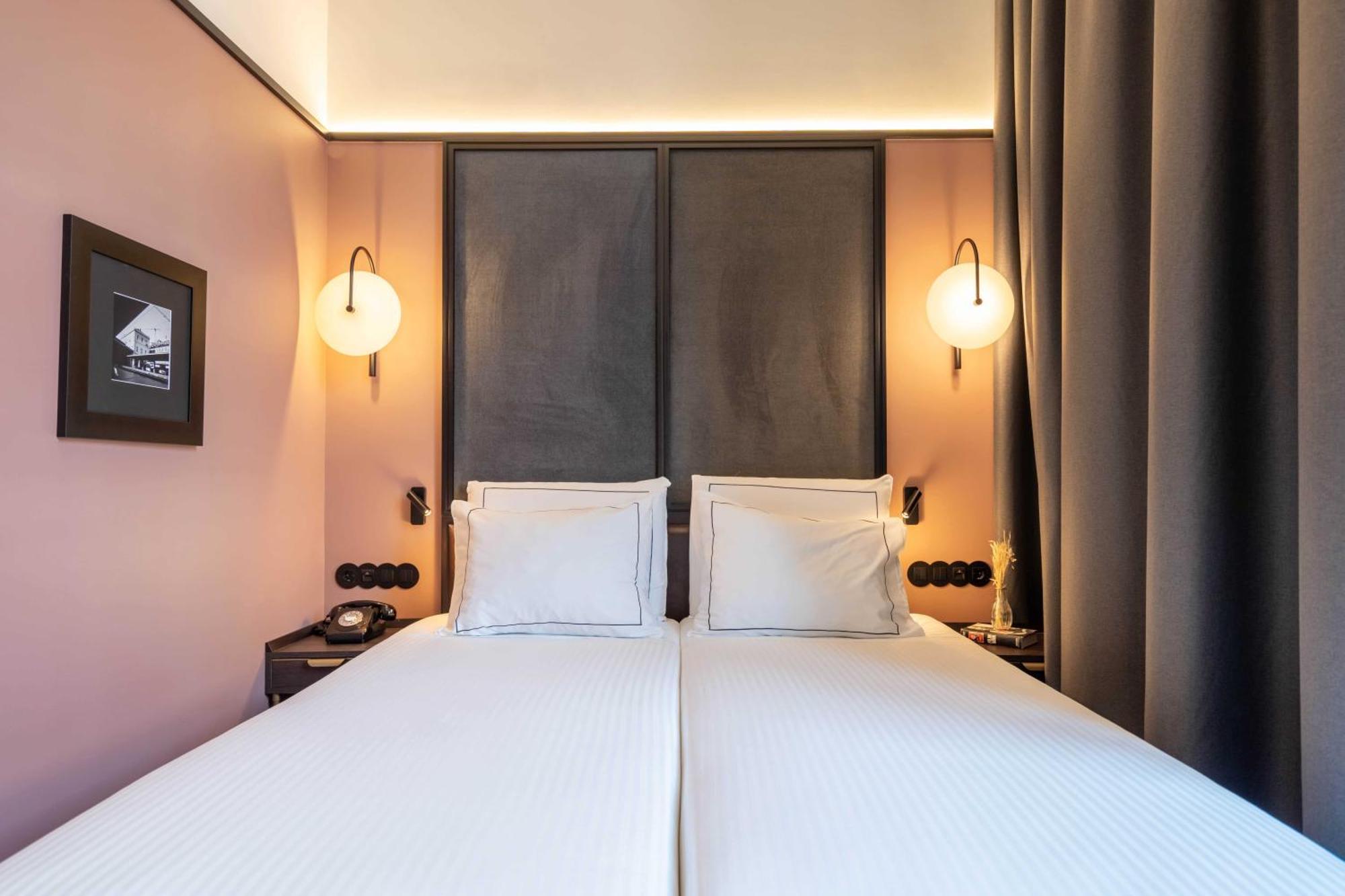 The Editory Riverside Hotel, An Historic Hotel リスボン エクステリア 写真 A room at the hotel