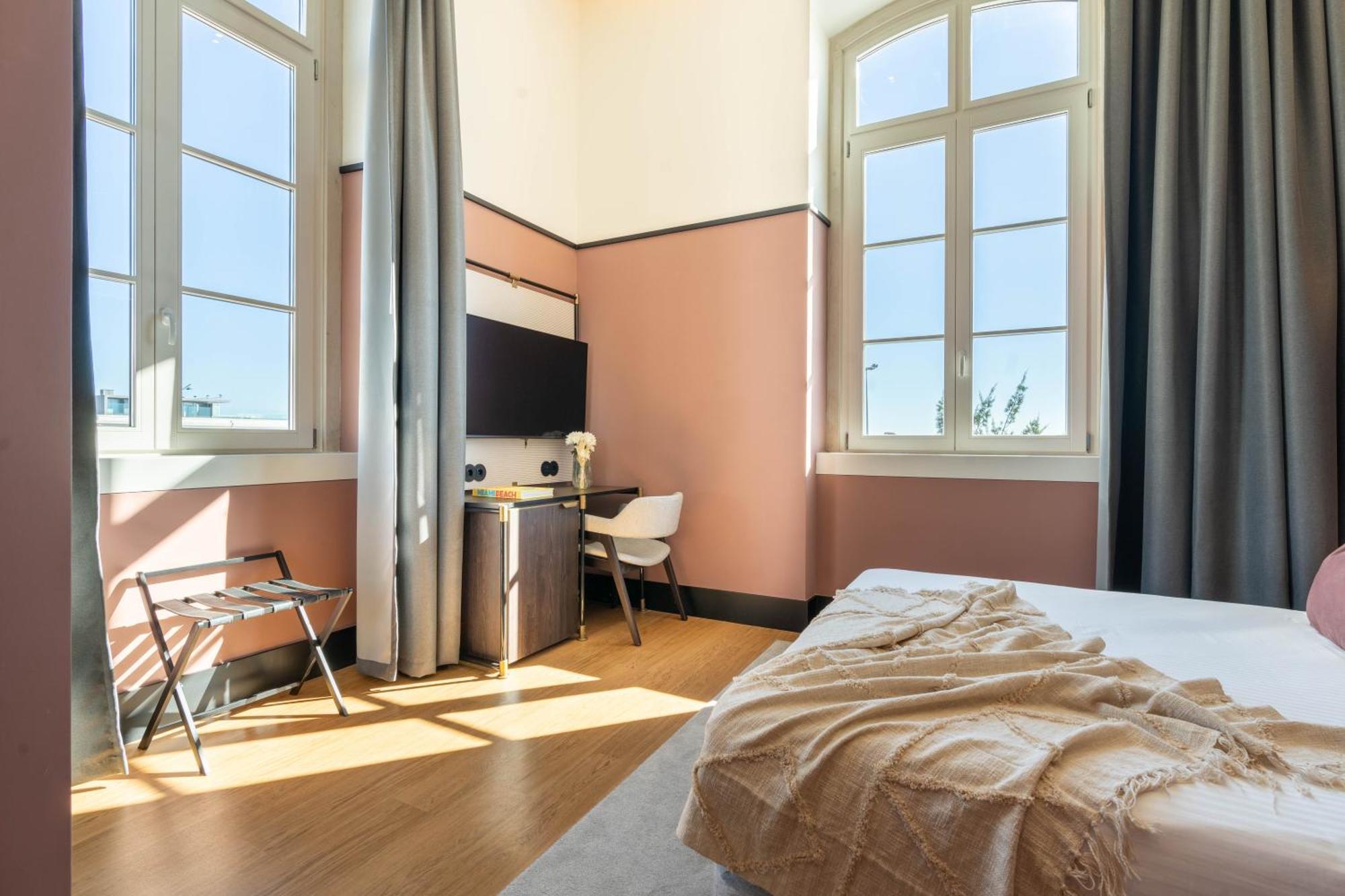 The Editory Riverside Hotel, An Historic Hotel リスボン エクステリア 写真 A room at the hotel