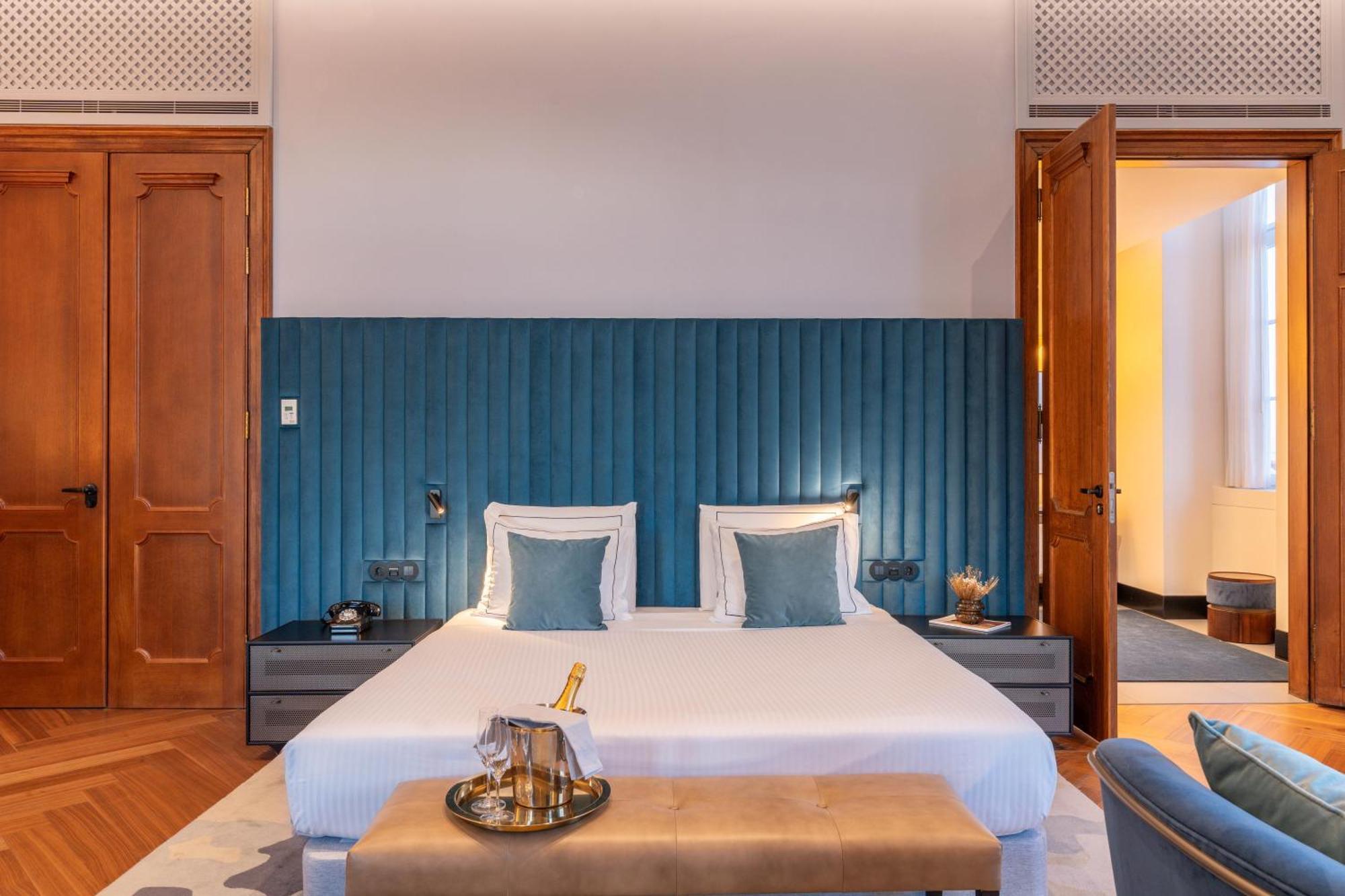 The Editory Riverside Hotel, An Historic Hotel リスボン エクステリア 写真 A bedroom at the hotel