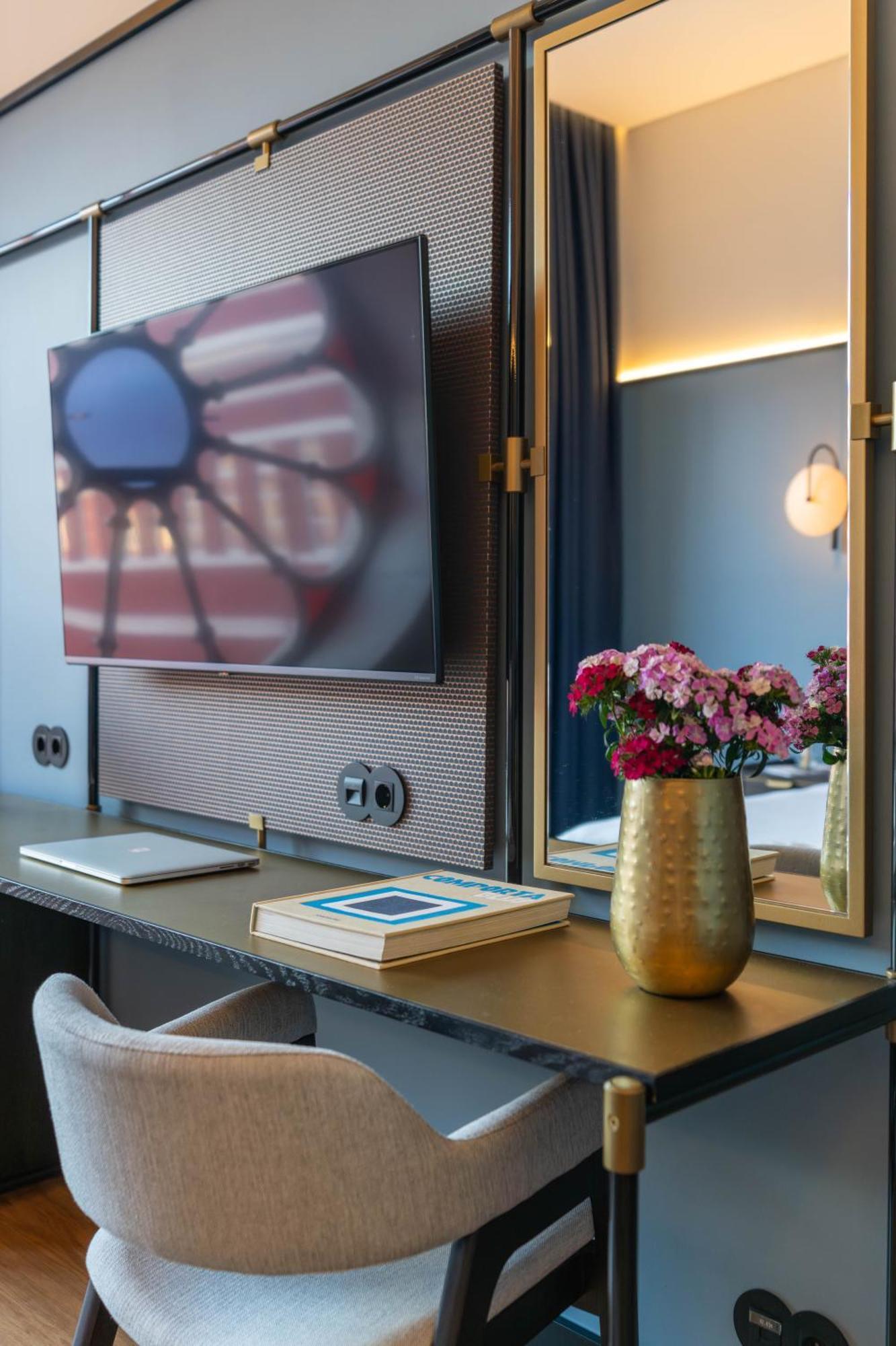 The Editory Riverside Hotel, An Historic Hotel リスボン エクステリア 写真 A room at the hotel